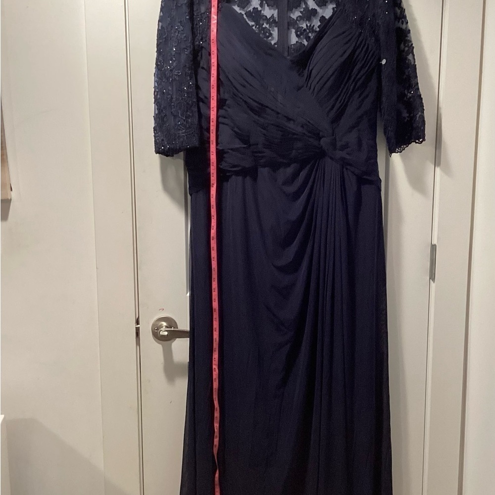 NWOT La Femme‎ Size 20 Ruched V-Neck Column Gown - Picture 8 of 8